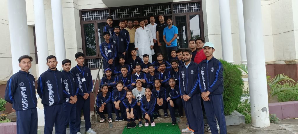 अंतरराष्ट्रीय योग दिवस कार्यक्रम Nss चौ चरण सिंह पीजी कॉलेज हेबरा इटावा अयोजन स्थल ... ग्राम सैफई ग्राम नगला छबीनाथ मुख्य अतिथि.... माननीय श्री शिवपाल सिंह यादव विधायक जसवंतनगर इटावा उपस्थिति... प्राचार्य प्रो शैलेंद्र कुमार शर्मा , उप प्राचार्य प्रो फतेह बहादुर सिंह यादव कार्यक्रम अधिकारी डॉ नीरज कुमार, योगाचार्य डॉ प्रमोद बाबू शाक्य , डॉ दिलीप यादव , डॉ वीरेंद्र सिंह, श्री सुरेन्द्र यादव , श्री गोविंद यादव एवम एनएसएस वॉलिंटर व छात्र छात्राएं । उपस्थित संख्या .... 250 धन्यवाद डॉ नीरज कुमार कार्यक्रम अधिकारी